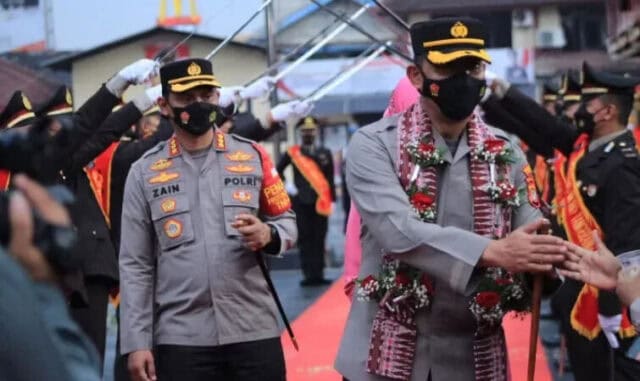 Dua Kapolres Saling Mendo'akan