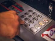 Tips Memilih Jasa Transfer Uang ke Rekening Terpercaya