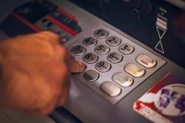 Tips Memilih Jasa Transfer Uang ke Rekening Terpercaya