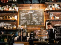 5 Alasan Mahasiswa Sering Mengerjakan Tugas di Coffee Shop 5 Alasan Mahasiswa Sering Mengerjakan Tugas di Coffee Shop