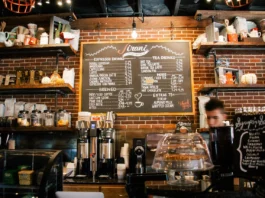 5 Alasan Mahasiswa Sering Mengerjakan Tugas di Coffee Shop