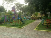 Taman bermain edukasi anak di Kantor Desa Kadu, Kecamatan Curug.