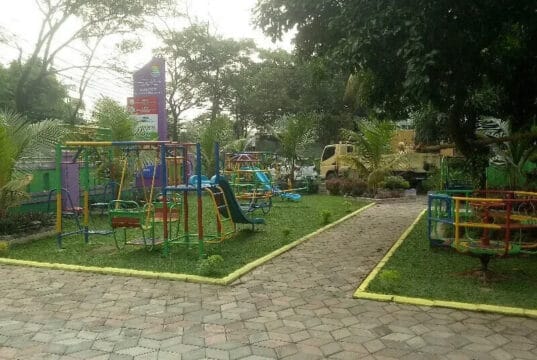 Pemerintah Desa Kadu Curug Ciptakan Taman Bermain Edukasi untuk Anak Taman bermain edukasi anak di Kantor Desa Kadu, Kecamatan Curug.