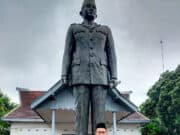 Mohamad Iyos Rosyid, Akademisi Sekolah Tinggi Ilmu Sosial dan Ilmu Politik (STISIP) Banten Raya.