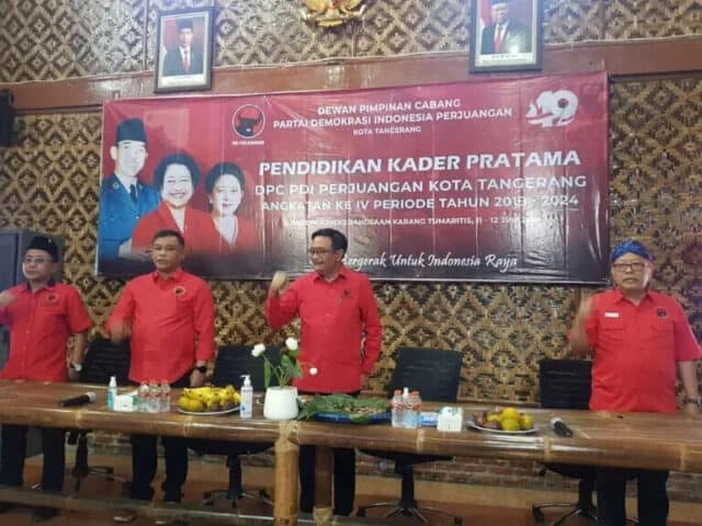 Djarot Saiful Hidayat, Dewan Pimpinan Pusat (DPP) PDI Perjuangan saat membuka pendidikan kader Pratama PDIP Tangerang.