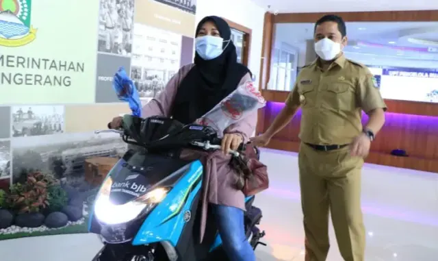 Wow! Vaksinasi Covid-19 di Kota Tangerang Berhadiah Motor Wow! Vaksinasi Covid-19 di Kota Tangerang Berhadiah Motor