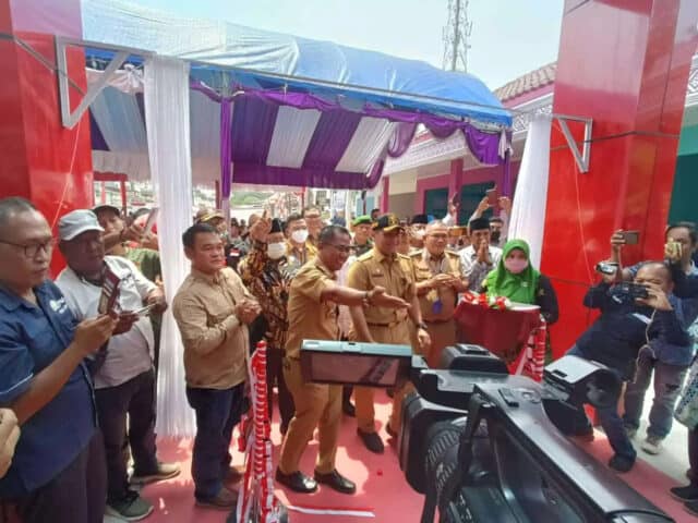 Kadis DPMPD H.Dadan Gandana : Resmikan Kantor Desa Cikuya