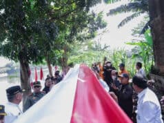 Ribuan Meter Bendera Terbentang, Wali Kota Apresiasi Pondok Aren Berkibar