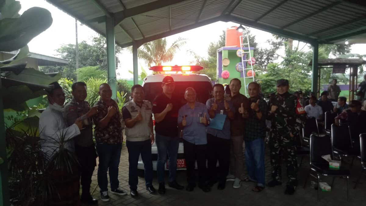 Kegiatan Penyerahan Mobil Ambulan dari PT Non Ferindo Utama.