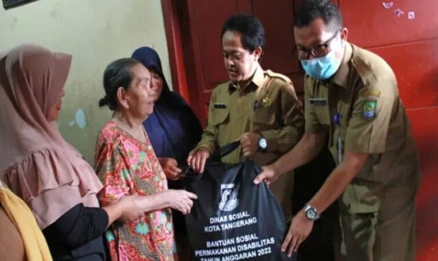 Imbas Kenaikan BBM, Pemkot Salurkan Bantuan Permakanan Senilai Rp 400 Ribu