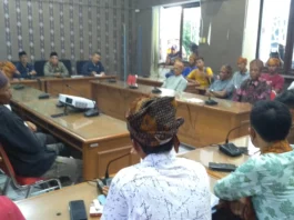 Tokoh masyarakat Adat Citorek Timur mengadu dan rapat dengar pendapat bersama DPRD Kabupaten Lebak.