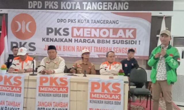 Konsisten Tegas Tolak Kenaikan Harga BBM, PKS Kota Tangerang Aksi Flash Mob