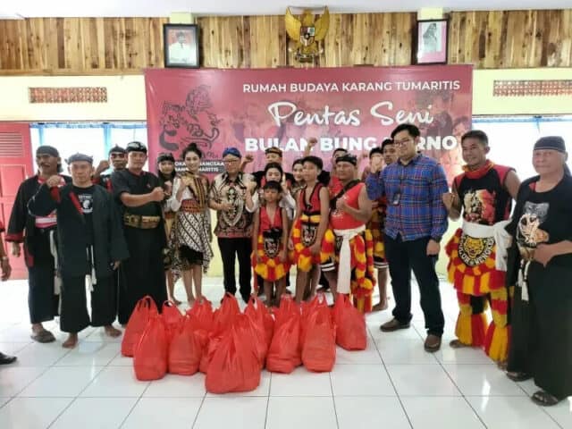 Penggiat Seni Budaya di Tangerang Dapat Bantuan Paket Sembako CSR BRI
