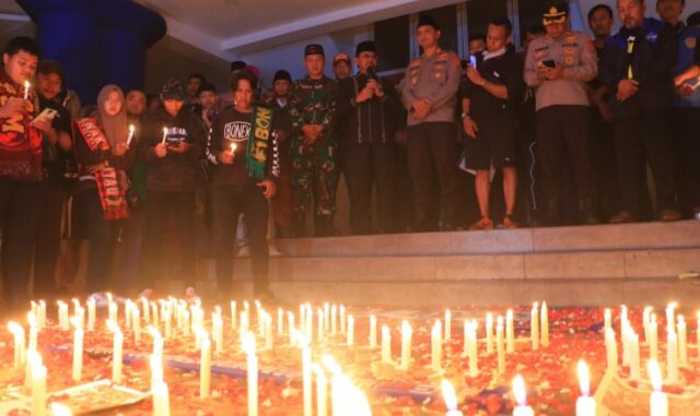 Libatkan 18 Komunitas Suporter, Kapolres dan Wakil Wali Kota Tangerang Berdoa Untuk Tragedi Kanjuruhan