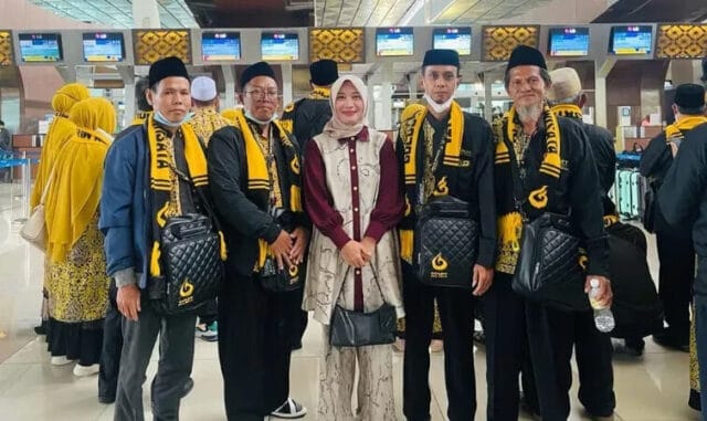 Masyaallah, 27 Guru Mengaji di Kosambi Timur Umrah Gratis dari Kepala Desa