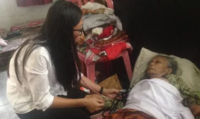 Puskesmas Ini Rutin Jalani Home Care Bagi Lansia di Kota Tangerang