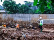 Percepat Pengendalian Banjir, Pilar Tinjau Pembangunan Turap di Puri Bintaro Indah