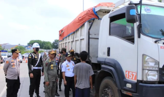 Libatkan TNI-Polri, Pemkot dan Pemkab Tangerang Tingkatkan Pengawasan Jam Operasional Truk Tanah