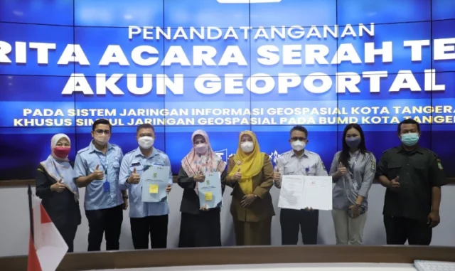 Diskominfo Kota Tangerang Serahkan Akun Geoportal ke Tiga BUMD