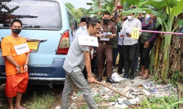 24 Adegan Diperagakan dalam Rekontruksi Pembunuhan Sopir Angkot di Tangerang