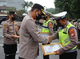Polisi Gagalkan Upaya Warga Bunuh Diri di Tangerang Diganjar Penghargaan Kapolres