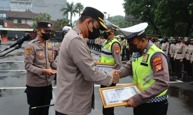 Polisi Gagalkan Upaya Warga Bunuh Diri di Tangerang Diganjar Penghargaan Kapolres