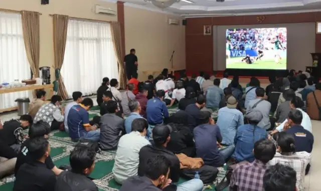 Ini Suasana Nobar Laga Argentina Vs Saudi Arabia di Polres Metro Tangerang Kota Ini Suasana Nobar Laga Argentina Vs Saudi Arabia di Polres Metro Tangerang Kota