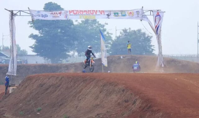 Hadirnya Sirkuit Motor Cross di Selapajang Tangerang Berkah Bagi Warga Sekitar