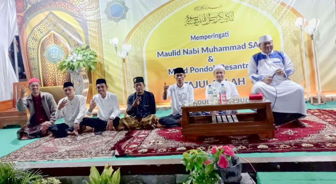 Para calon Kepala Desa Sipayung berkumpul dan deklarasi damai pada acara Milad Ponpes Tajul Falah, Cipanas, Lebak, Banten.
