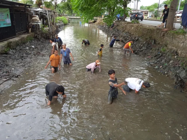 Desa Teluknaga Lakukan Gerakan Sungai Bersih dan Budi Daya Ikan Air Tawar