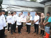 Kemendagri dan BNPP Serahkan Bantuan Dana untuk Korban Gempa Cianjur