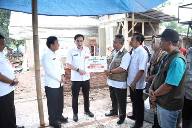 Kemendagri dan BNPP Bangun Fasilitas MCK untuk Korban Gempa Cianjur