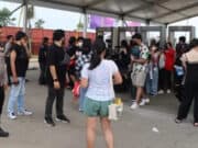 Super Ketat! Ribuan Penonton konser HITC di PIK 2 Tangerang Lewati Metal Detektor