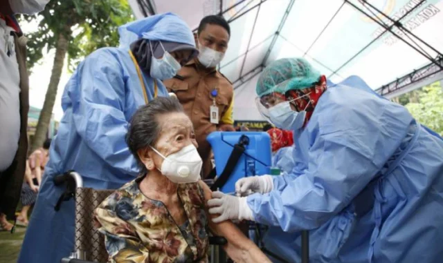 Lansia di Kota Tangerang Mulai Dapatkan Vaksinasi Booster ke- 2 Covid-19