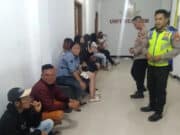 Polisi Gerebek Hawaii, 8 TKC dan 4 Penikmat Miras Diangkut ke Polsek Pakuhaji