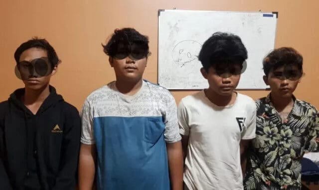 Serem! Mau Tawuran Pakai Bom Molotov, Empat Remaja di Tangerang Ditangkap Serem! Mau Tawuran Pakai Bom Molotov, Empat Remaja di Tangerang Ditangkap