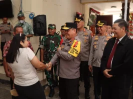 Natal 2022, Kapolda Metro Jaya Kunjungi Gereja HKBP di Kota Tangerang