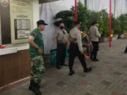 Berjalan Kaki, Polisi Susuri Sudut Gereja-Gereja di Kota Tangerang