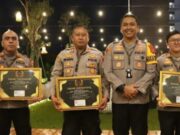 Dua Polisi Polres Metro Tangerang Kota Raih Tangerang Pos Award 2022