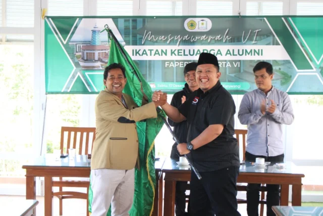 Serah Terima Bendera IKA Fakultas Pertanian Usai Musyawarah Alumni Ke-VI