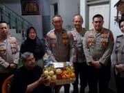 Wakapolda Banten Anjangsana ke Personel Yang Sakit Menahun