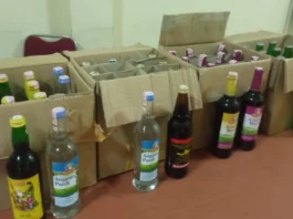 Puluhan Botol Miras Disita Polsek Pinang dari Warung Sembako