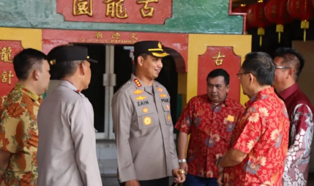 Jelang Imlek 2023, Polisi Kunjungi Sejumlah Vihara di Tangerang