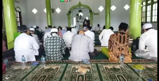 Kepala Desa Malang Nengah dan Pengurus DKM, Adakan Pengajian Al-MUNIR