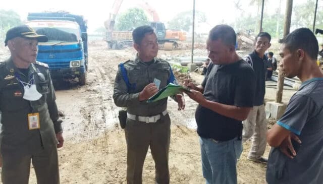 Satpol PP Hentikan Proyek Pembangunan Pabrik di Wilayah Cadas Kukun,