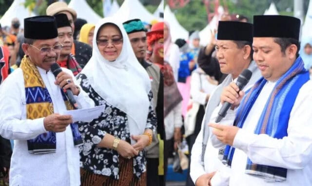 146 Pasang Pengantin, Heboh! Ngebesan Ala Wali Kota dan Wakil Wali Kota Tangerang 146 Pasang Pengantin, Heboh! Ngebesan Ala Wali Kota dan Wakil Wali Kota Tangerang