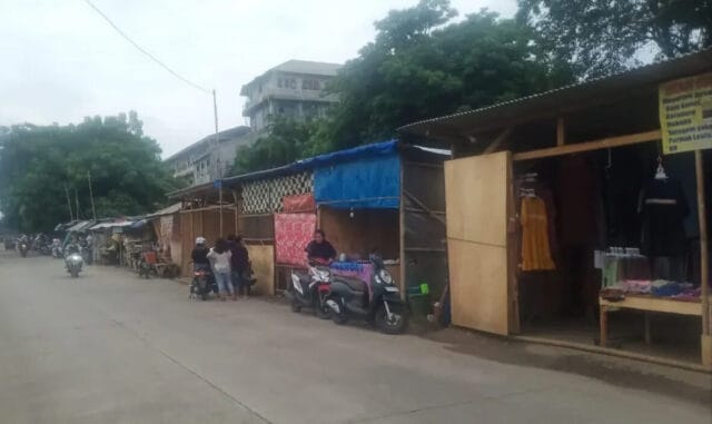 Banyak Bangunan Liar Di Bantaran Sungai Cadas Lebak Wangi, Diduga Jadi Ajang Bisnis