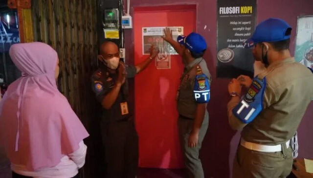 Sikat! Satpol PP Kabupaten Tangerang Segel Room Karaoke Tidak miliki izin