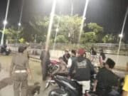 Satpol PP Bubarkan Kerumunan Remaja Yang Mengganggu Pengguna Jalan