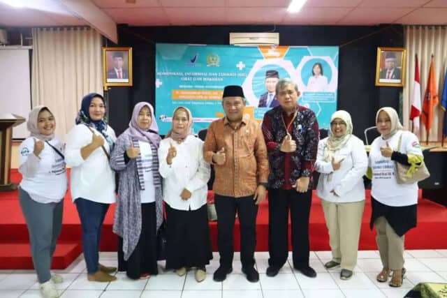 Dewan Muhammad Komisi IX DPR RI Sosialisasi KIE obat dan Makanan di Setu Serpong